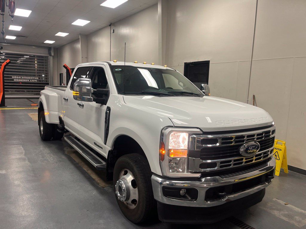 Used 2024 Ford F350 XLT w/ Snow Plow/Camper Package AWD/4WD image 1