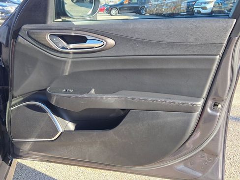 Used 2022 Alfa Romeo Giulia Ti image 7