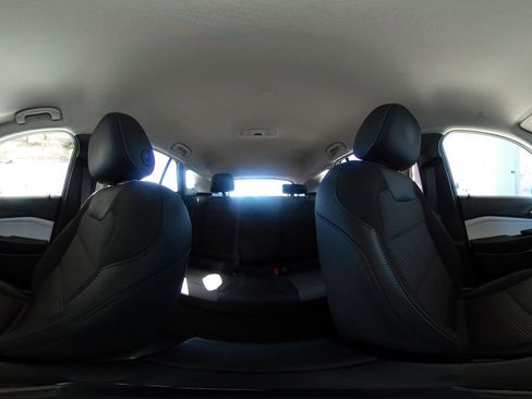 Used 2025 Chevrolet Trax LT image 40