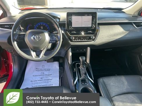 Certified 2022 Toyota Corolla Cross XLE image 11