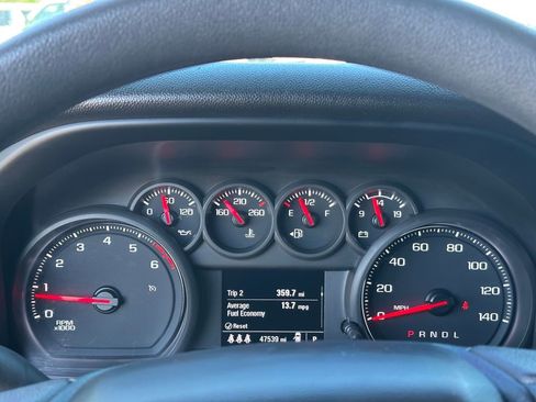 Used 2024 Chevrolet Silverado 2500 Custom image 15