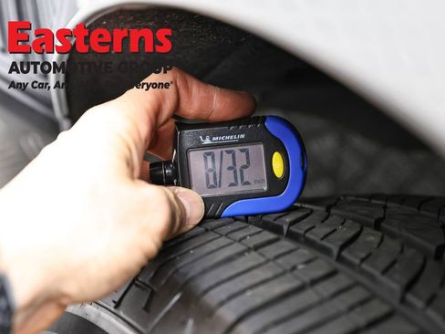 Used 2024 Ford Expedition XLT image 30