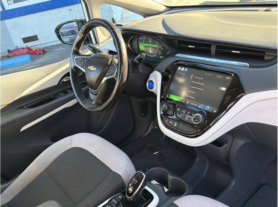 Used 2018 Chevrolet Bolt LT FWD image 7
