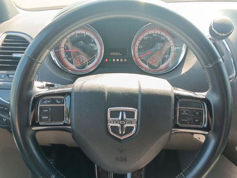 Used 2018 Dodge Grand Caravan SXT FWD image 19