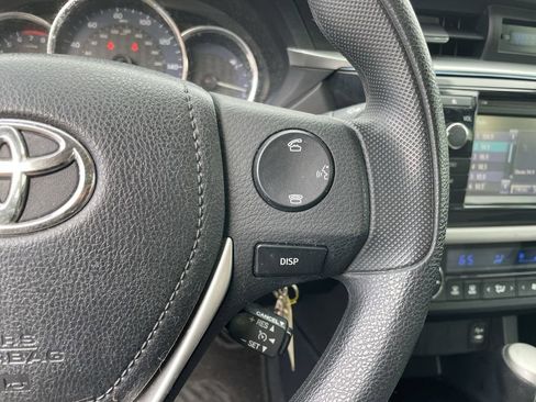 Used 2015 Toyota Corolla LE image 17