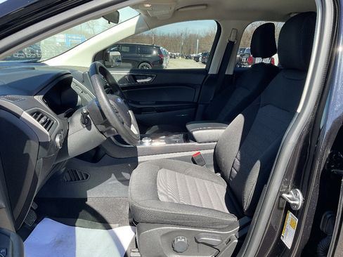 Used 2023 Ford Edge SE w/ Black Appearance Package image 8