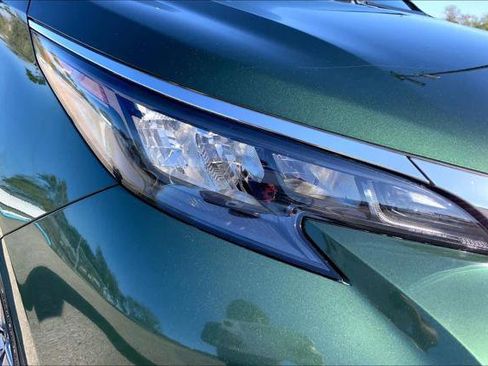 Certified 2025 Toyota Sienna LE w/ LE Plus Package image 27