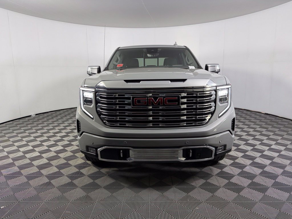 Used 2024 GMC Sierra 1500 Denali AWD/4WD image 3