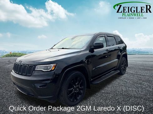 Used 2022 Jeep Grand Cherokee Laredo X AWD/4WD image 2