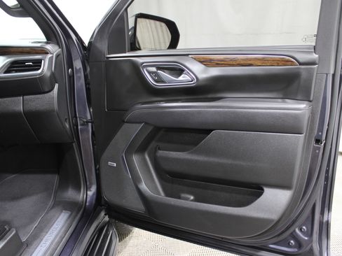Used 2022 Chevrolet Suburban Premier image 33