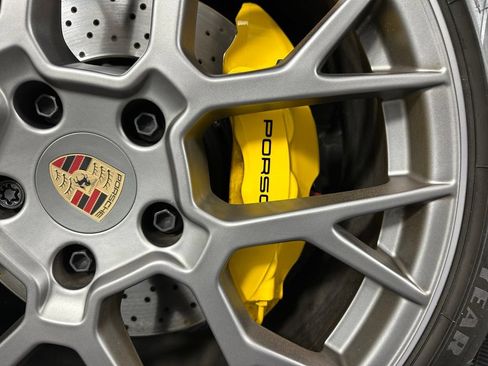 Certified 2025 Porsche 911 Carrera RWD image 19