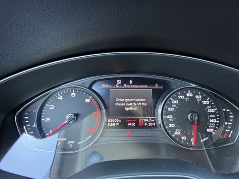 Used 2021 Audi Q5 Premium w/ Convenience Package image 23