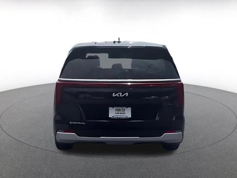 Used 2026 Kia Carnival FWD image 12