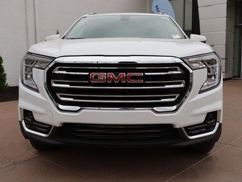 Certified 2024 GMC Terrain SLT AWD/4WD image 2