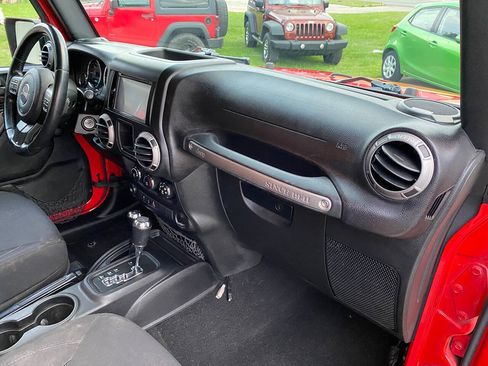 Used 2015 Jeep Wrangler Sport AWD/4WD image 26