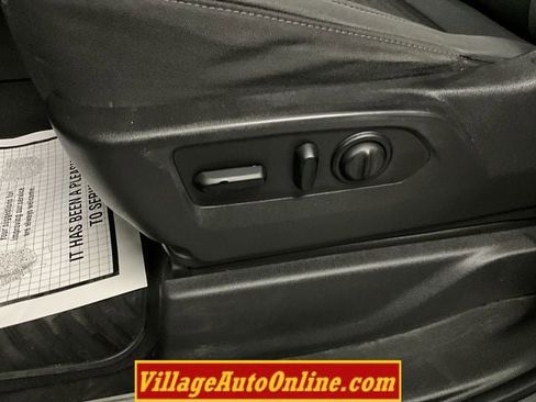 Used 2021 Chevrolet Silverado 2500 LT w/ Convenience Package image 16