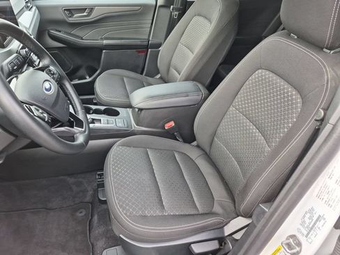 Used 2025 Ford Escape Active AWD/4WD image 12
