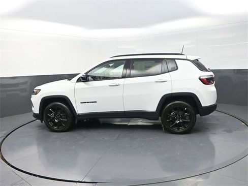 New 2026 Jeep Compass Latitude image 4
