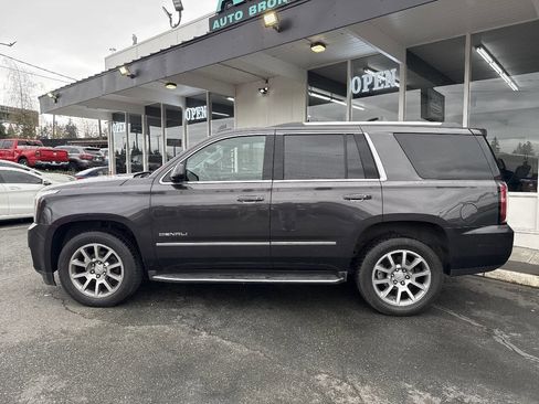 Used 2017 GMC Yukon Denali image 3