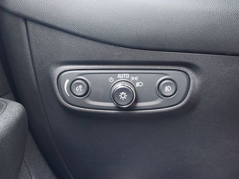Used 2020 Chevrolet Equinox LT FWD image 22
