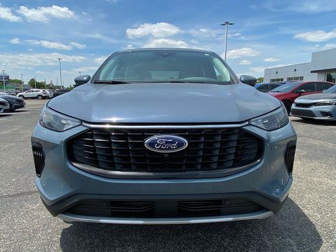 Used 2023 Ford Escape Active w/ Tech Pack #2 AWD/4WD image 4