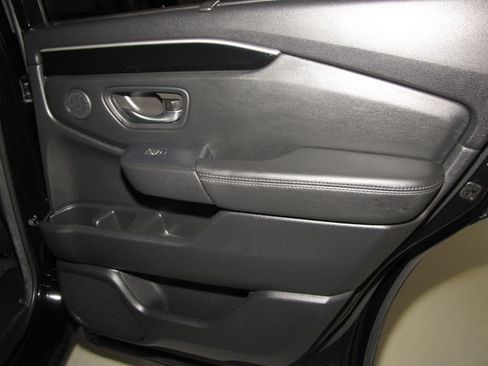 Certified 2024 Honda Pilot EX-L image 18