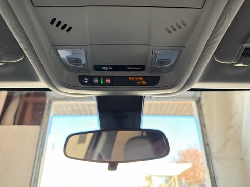 Used 2022 Chevrolet Equinox LT image 42