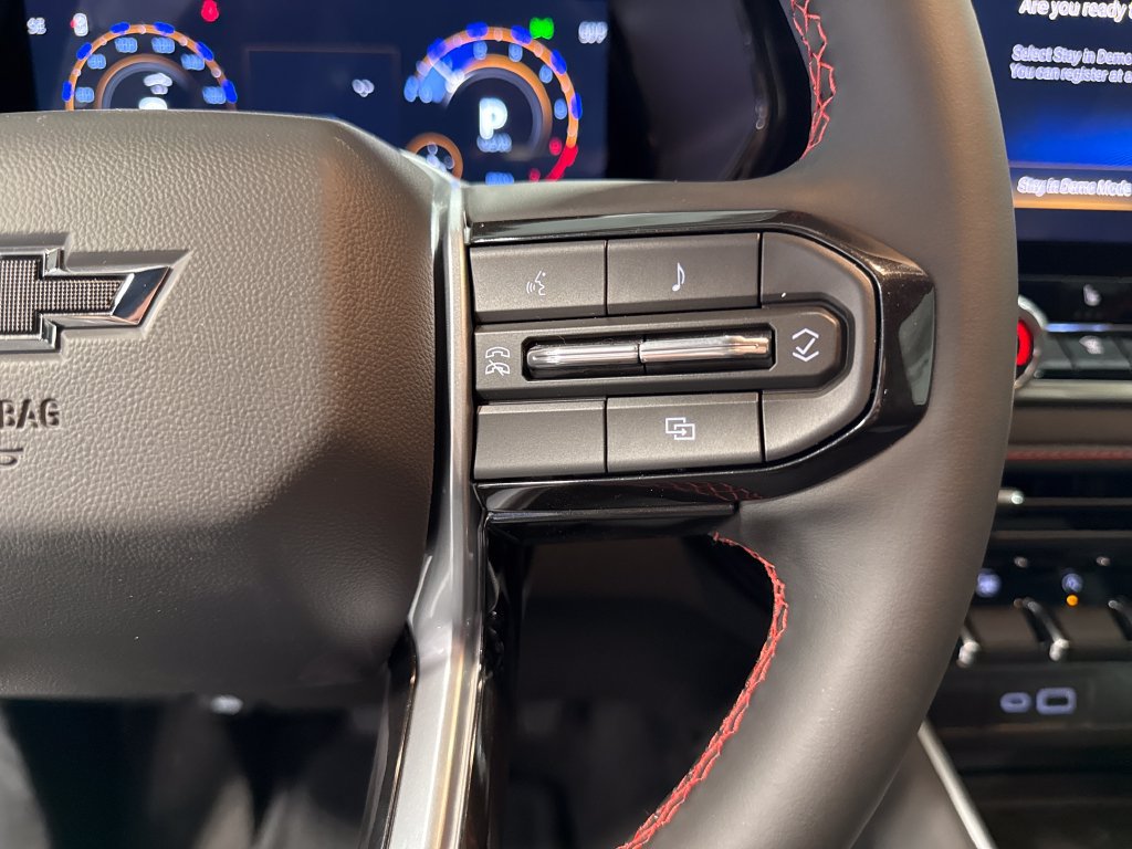 New 2026 Chevrolet Colorado Z71 w/ Technology Package AWD/4WD image 3