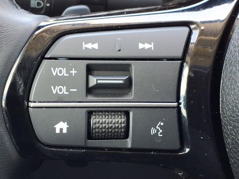 Used 2025 Honda Pilot EX-L image 32