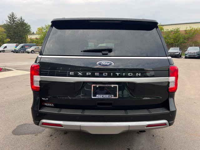 Used 2023 Ford Expedition XLT AWD/4WD image 6