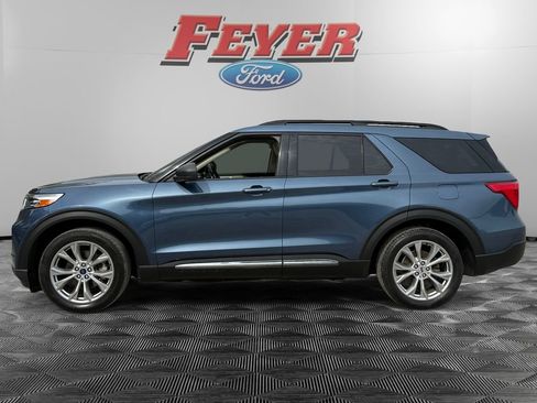Used 2020 Ford Explorer XLT w/ Equipment Group 202A RWD image 2