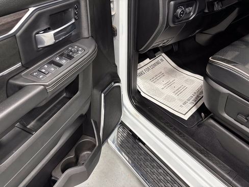 Used 2026 RAM 2500 Laramie AWD/4WD image 9