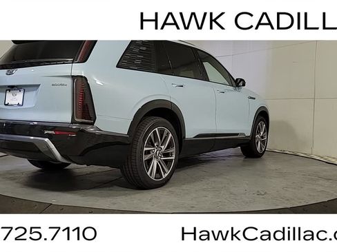 New 2026 Cadillac Vistiq Sport w/ LPO, Floor Liner Package AWD/4WD image 9