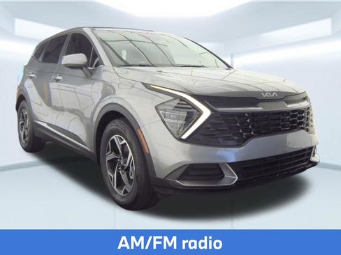 Used 2025 Kia Sportage LX FWD image 5