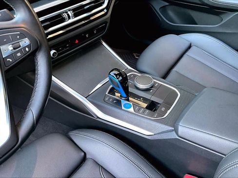 Used 2023 BMW i4 eDrive35 image 16