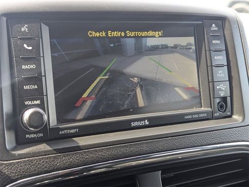 Used 2016 Dodge Grand Caravan SXT image 19