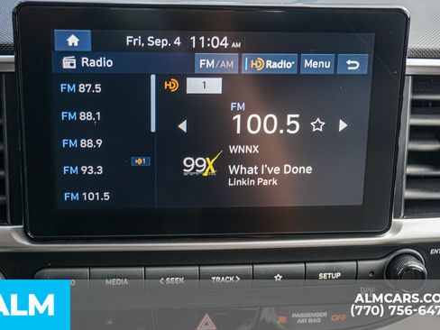 Used 2024 Hyundai Venue SEL FWD image 39
