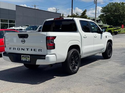 Certified 2026 Nissan Frontier SV RWD image 3