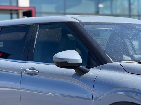 New 2026 Mitsubishi Outlander FWD image 4