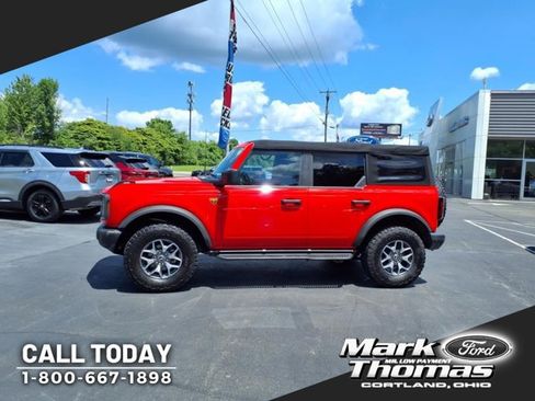 Used 2022 Ford Bronco Badlands image 2