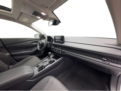 Used 2025 Honda Accord SE image 28