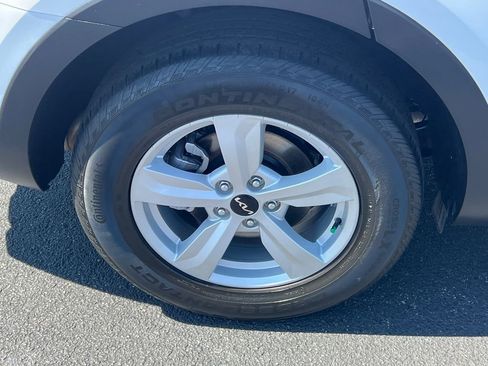 Used 2022 Kia Sorento LX FWD image 17