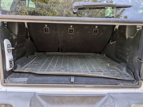 Used 2018 Jeep Wrangler Unlimited Sport S image 13