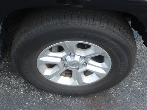 Used 2024 Toyota 4Runner SR5 AWD/4WD image 9