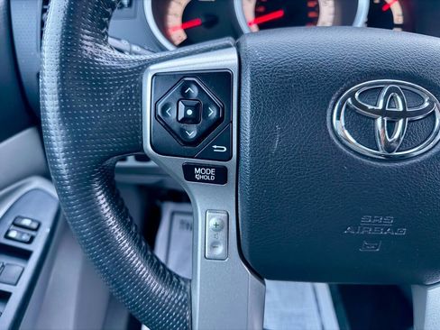 Used 2014 Toyota Tacoma PreRunner image 13