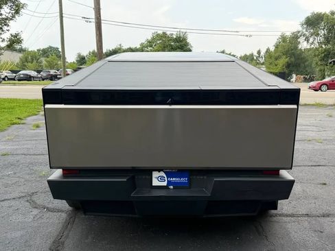 Used 2024 Tesla Cybertruck AWD Crew Cab image 5