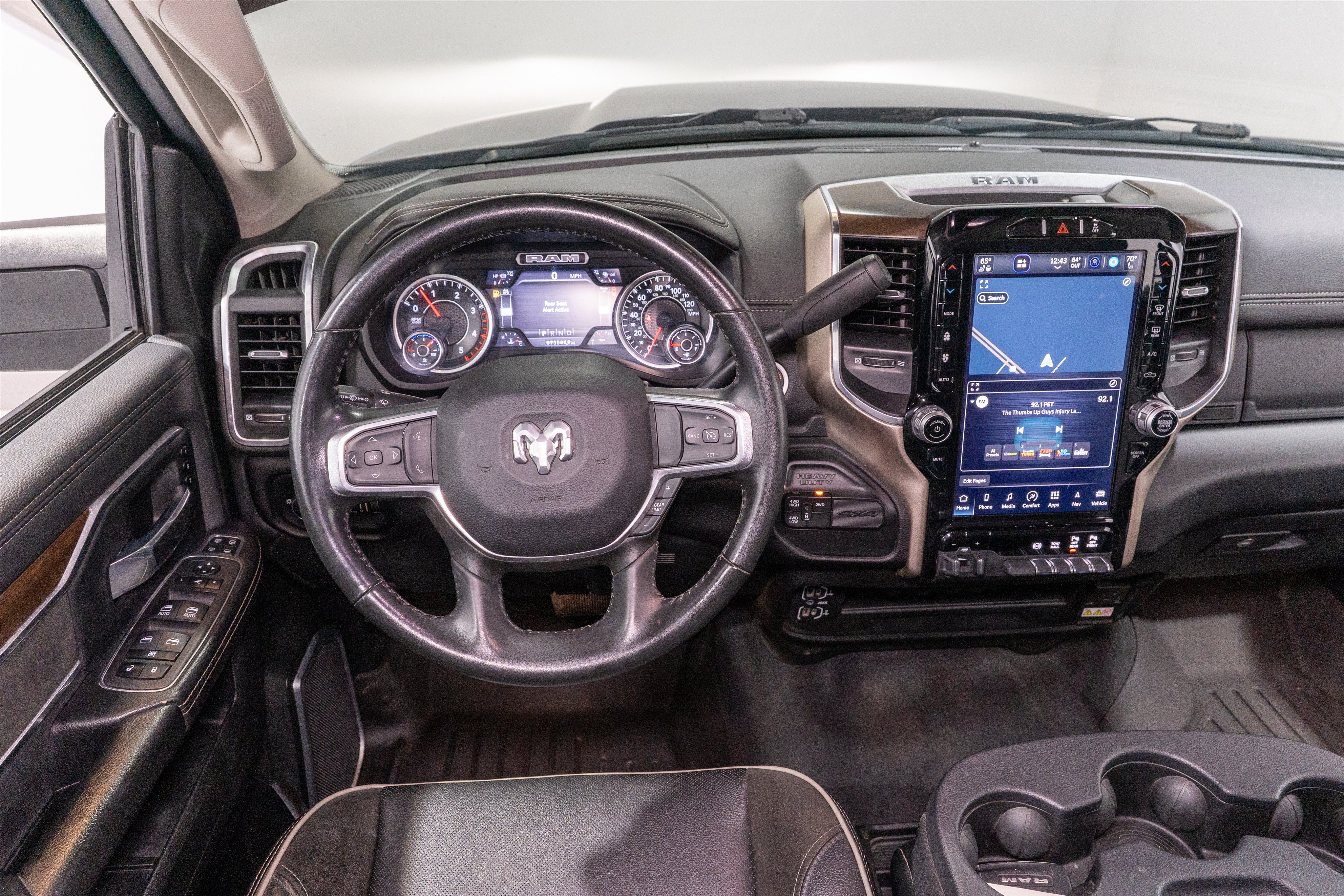 Used 2024 RAM 2500 Laramie AWD/4WD image 13
