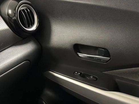 Used 2020 Nissan Kicks SV FWD image 17