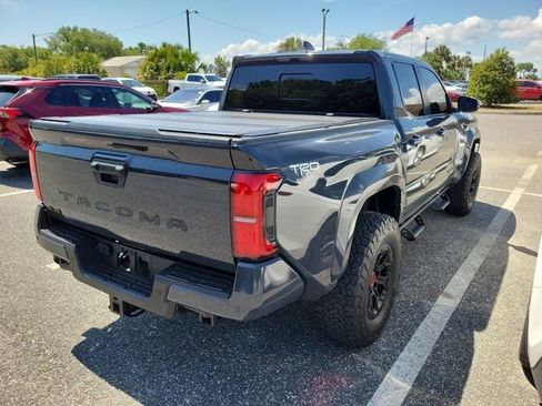 Used 2024 Toyota Tacoma TRD Sport w/ TRD Sport Upgrade Package AWD/4WD image 4