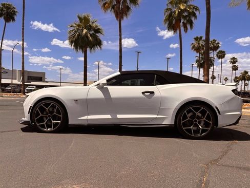 Used 2019 Chevrolet Camaro SS RWD image 3